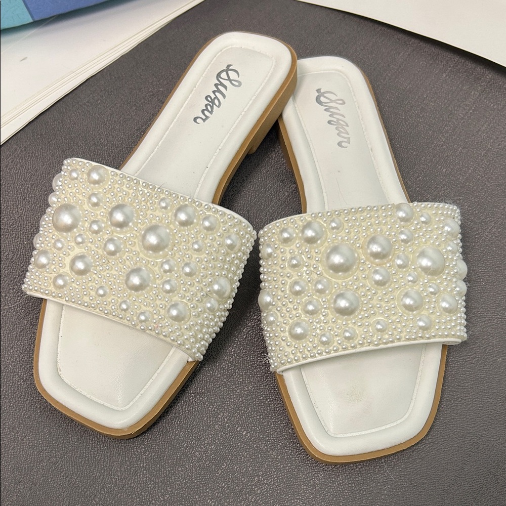 Elegant Pearl Embellished Cream Slides